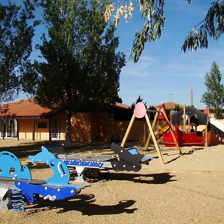 Mobilehome 8 Personnes Avec Clim Situe Au Camping L'elysee Grau Du Roi Vagues Oceanes By Capfun Campsite