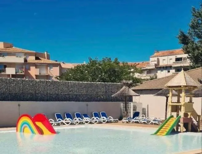 Mobilehome 8 Personnes Avec Clim Situe Au Camping L'elysee Grau Du Roi Vagues Oceanes By Capfun Le Grau-du-Roi